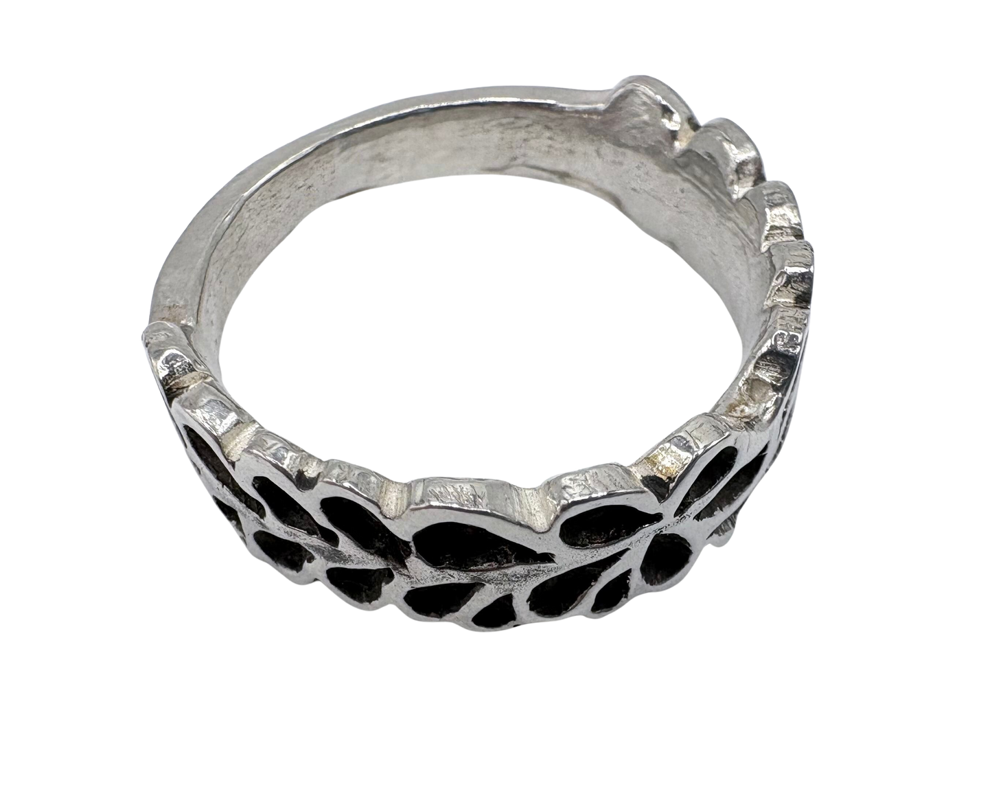 Leaves on a Branch Ring